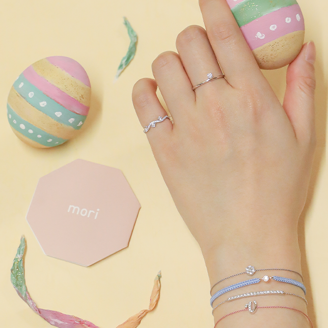 Diamond on the side ring